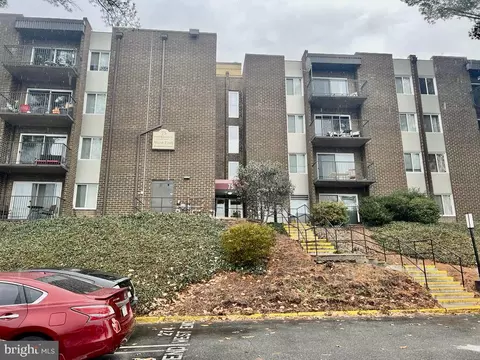 75 S Reynolds St #107, Alexandria, VA 22304