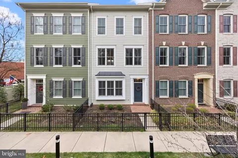 1355 Powhatan St, Alexandria, VA 22314