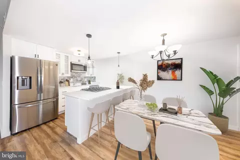 4600 Duke St #1113, Alexandria, VA 22304