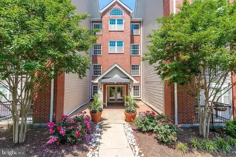 3307 Wyndham Cir #2169, Alexandria, VA 22302
