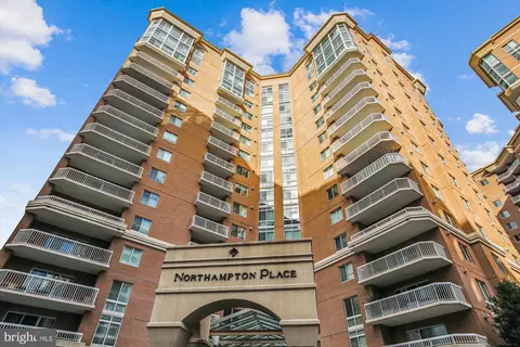 3101 N Hampton Dr #810, Alexandria, VA 22302