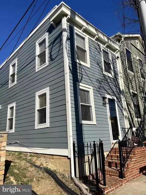 1211 Queen St, Alexandria, VA 22314