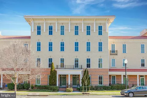 2407 Conoy St #102, Alexandria, VA 22301