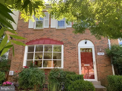 1305 Hancock Ave, Alexandria, VA 22301