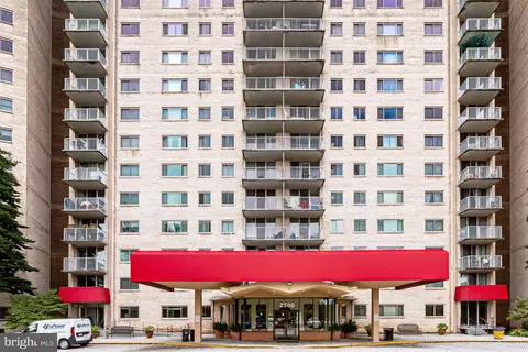 2500 N Van Dorn St #203, Alexandria, VA 22302
