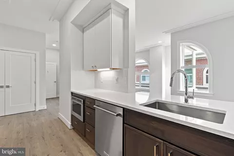625 Slaters Ln #401, Alexandria, VA 22314