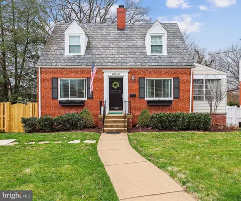 2014 Scroggins Rd, Alexandria, VA 22302
