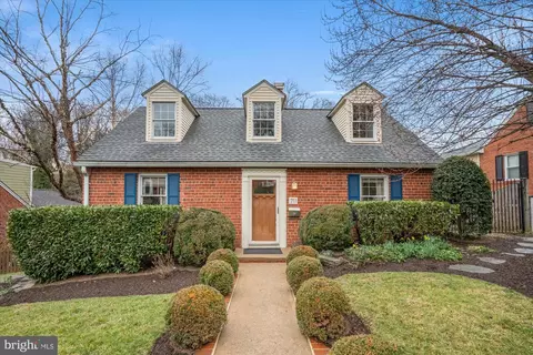 711 Upland Pl, Alexandria, VA 22314
