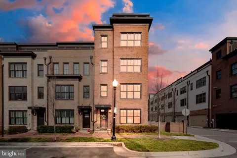 1305 Wilkes St, Alexandria, VA 22314