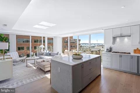 925 N Fairfax St #501, Alexandria, VA 22314