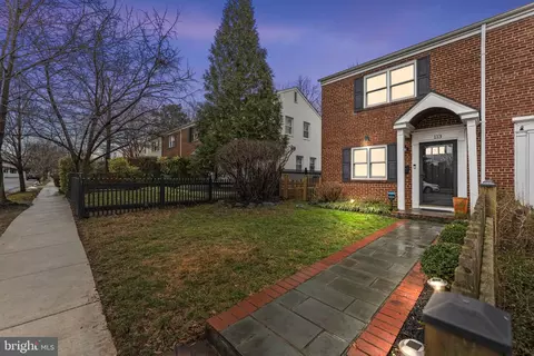 113 Mount Vernon Ave, Alexandria, VA 22301