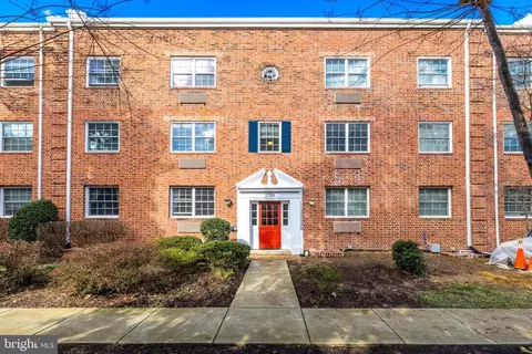 1730 W Abingdon Dr #T-2, Alexandria, VA 22314