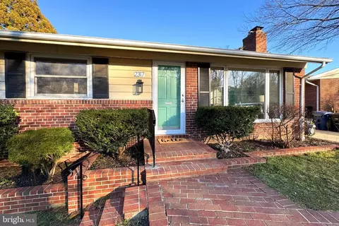 2317 N Early St, Alexandria, VA 22302