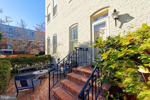 702 Prince St #2, Alexandria, VA 22314