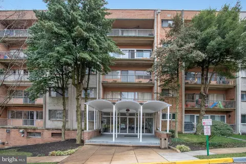 5801 Quantrell Ave #L1, Alexandria, VA 22312