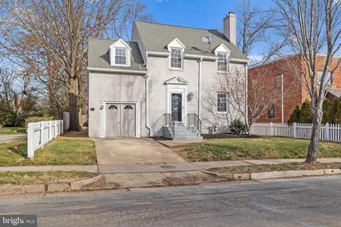 504 E Howell Ave, Alexandria, VA 22301
