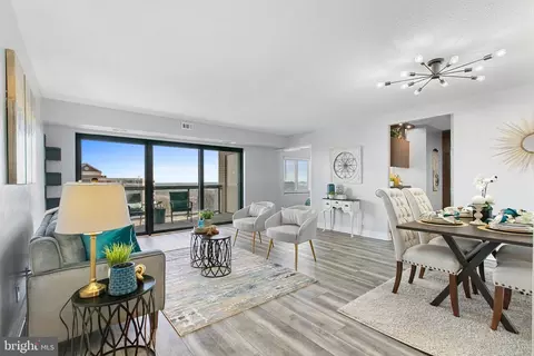 203 Yoakum Pkwy #1506, Alexandria, VA 22304