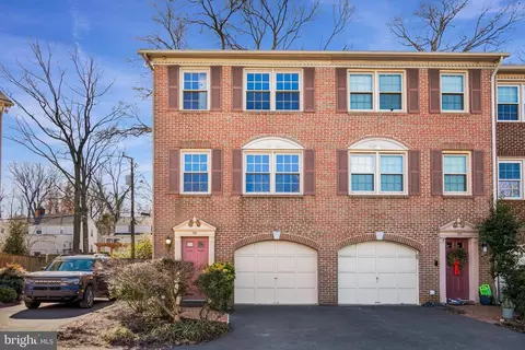726 W Glebe Rd, Alexandria, VA 22305