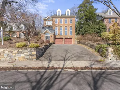 207 W Glendale Ave, Alexandria, VA 22301