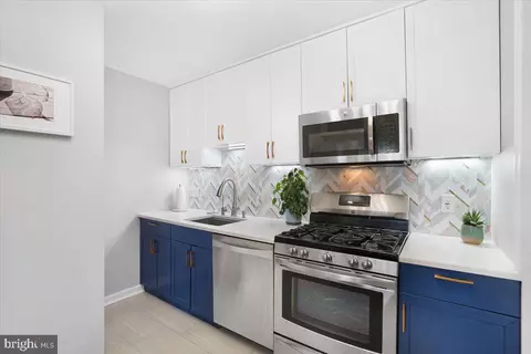 5340 Holmes Run Pkwy #1104, Alexandria, VA 22304