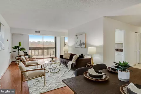 5300 Holmes Run Pkwy #607, Alexandria, VA 22304