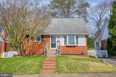140 N Gladden St, Alexandria, VA 22304