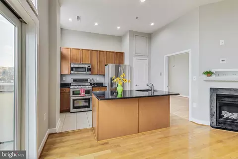 181 E Reed Ave #413, Alexandria, VA 22305