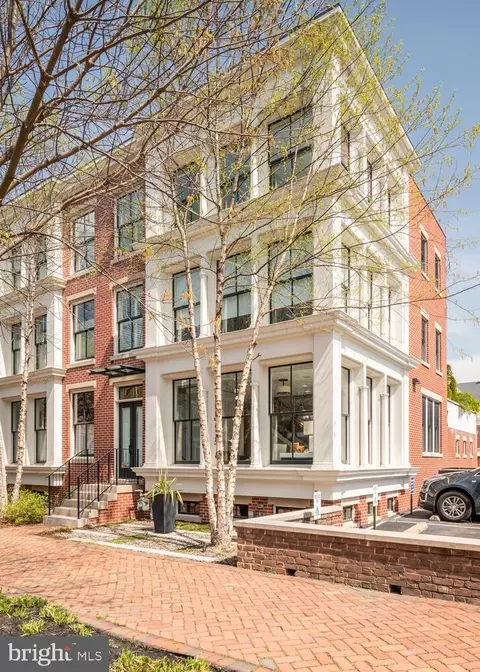 317 N Columbus St, Alexandria, VA 22314
