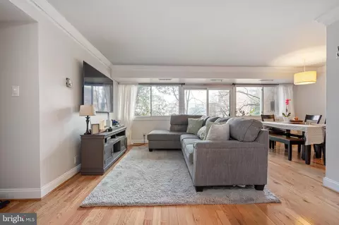401 N Armistead St #105, Alexandria, VA 22312