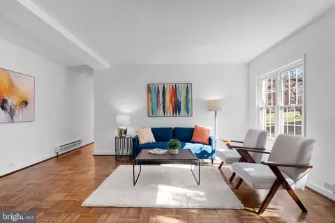 1214 Martha Custis Dr, Alexandria, VA 22302