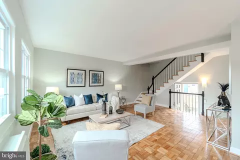 1724 Preston Rd, Alexandria, VA 22302