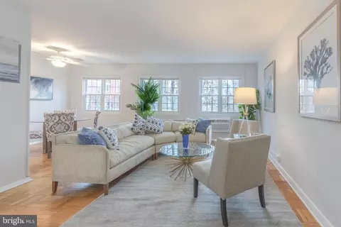 3526 Martha Custis Dr, Alexandria, VA 22302