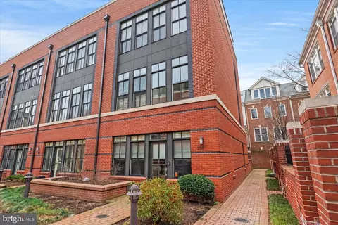 328 Third St, Alexandria, VA 22314