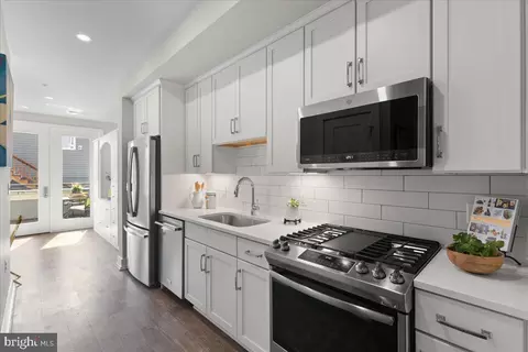 1800 Mount Vernon Ave #202, Alexandria, VA 22301