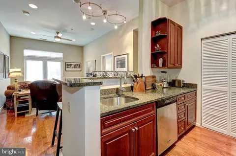 309 Holland Ln #125, Alexandria, VA 22314