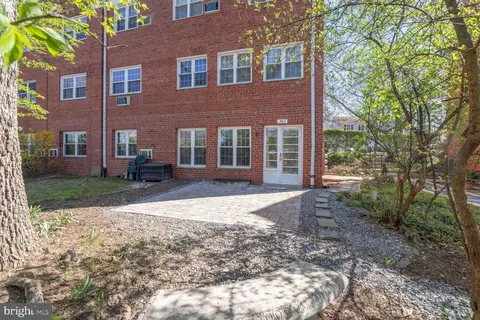 3212 Wellington Rd #103, Alexandria, VA 22302