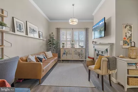191 Somervelle St #102, Alexandria, VA 22304