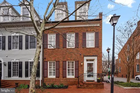 519 N Pitt St, Alexandria, VA 22314