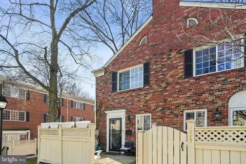 1289 N Van Dorn St, Alexandria, VA 22304