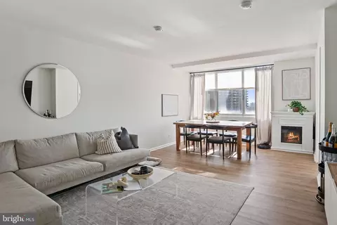 301 N Beauregard St #802, Alexandria, VA 22312