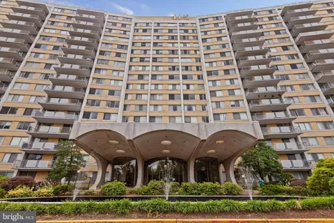 301 N Beauregard St #216, Alexandria, VA 22312