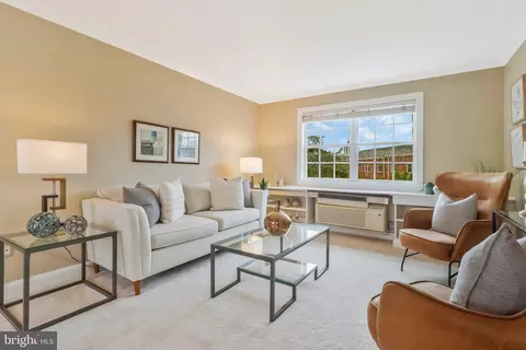 1710 W Abingdon Dr #302, Alexandria, VA 22314