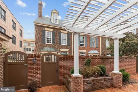 574 N Saint Asaph St #574, Alexandria, VA 22314