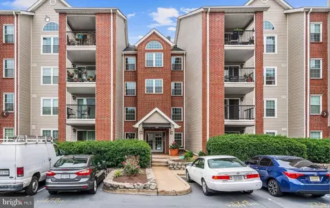 3309 Wyndham Cir #4182, Alexandria, VA 22302