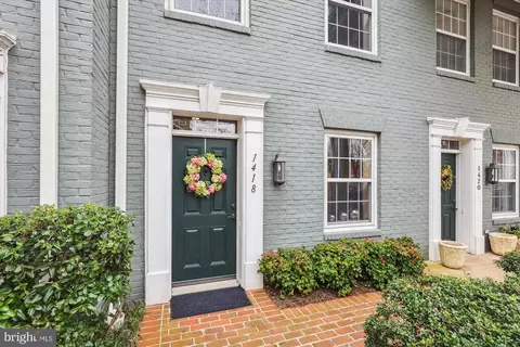 1418 Roundhouse Ln, Alexandria, VA 22314