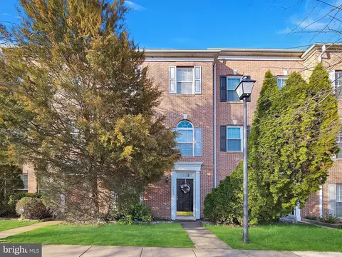 3855 Eisenhower Ave, Alexandria, VA 22304