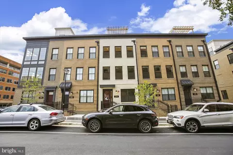 214 Canal Center Plz, Alexandria, VA 22314