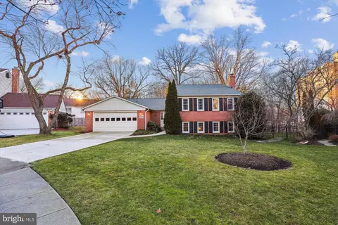 4036 Ellicott St, Alexandria, VA 22304