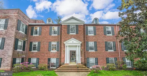 400 Commonwealth Ave #203, Alexandria, VA 22301