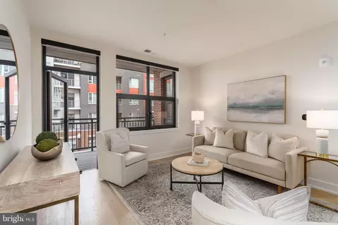 701 Swann Ave #303, Alexandria, VA 22301